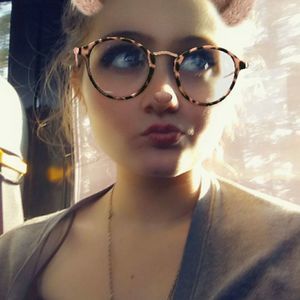 Meet your Posher, Zoie